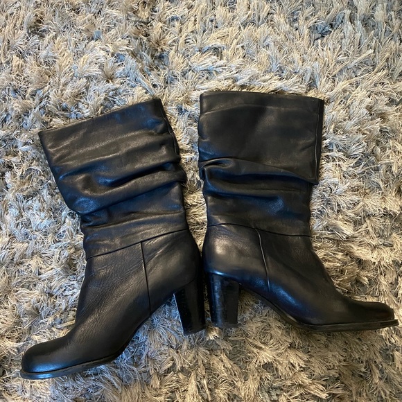 Naturalizer Boots - Picture 2 of 3